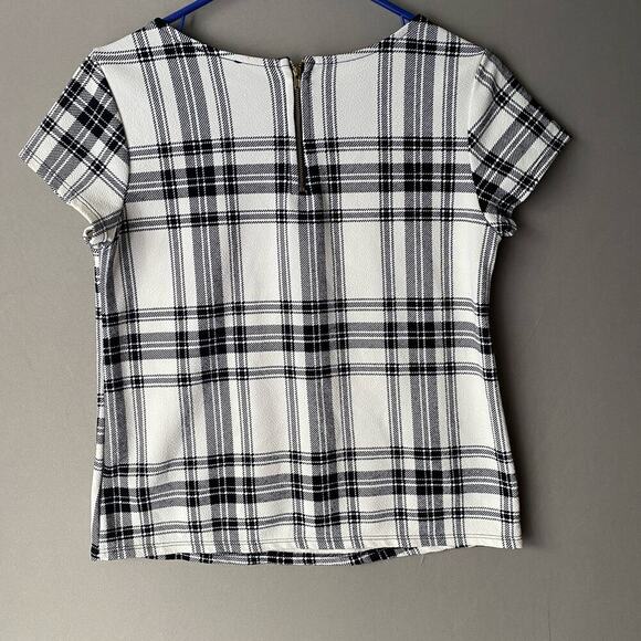 Free Kisses sz S black‎ white plaid blouse - Picture 4 of 10